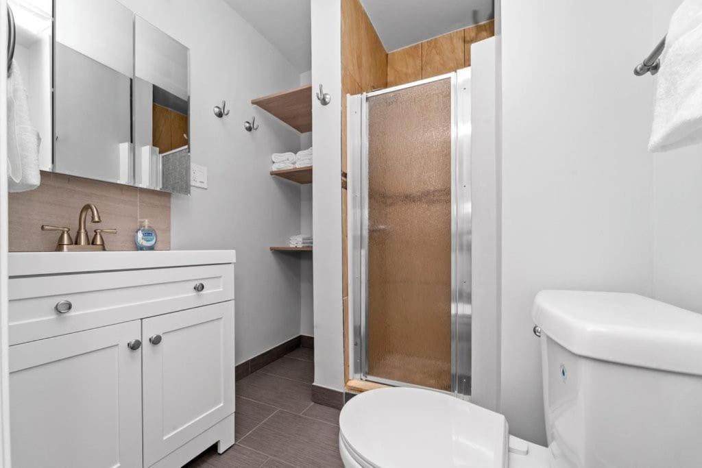 Cozy, Top-Floor 3Br Loft With Balcony In West Town Chicago Bagian luar foto