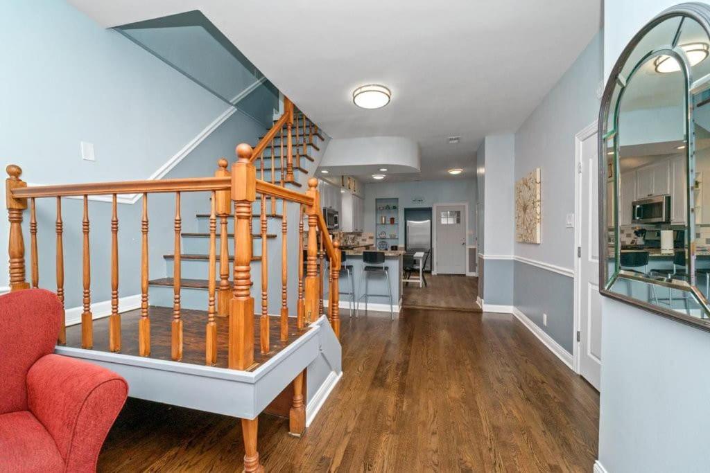 Cozy, Top-Floor 3Br Loft With Balcony In West Town Chicago Bagian luar foto